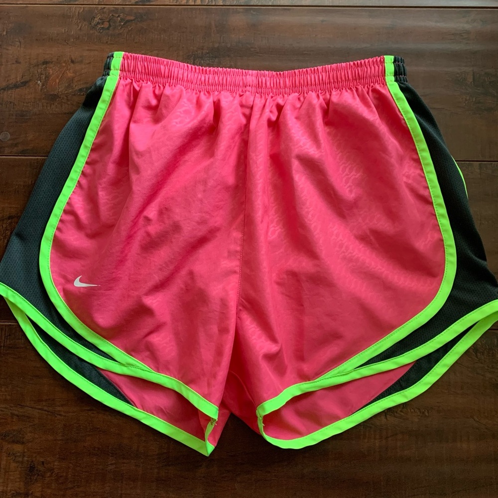Women’s Nike Running Tempo Shorts DRI-FIT Size S